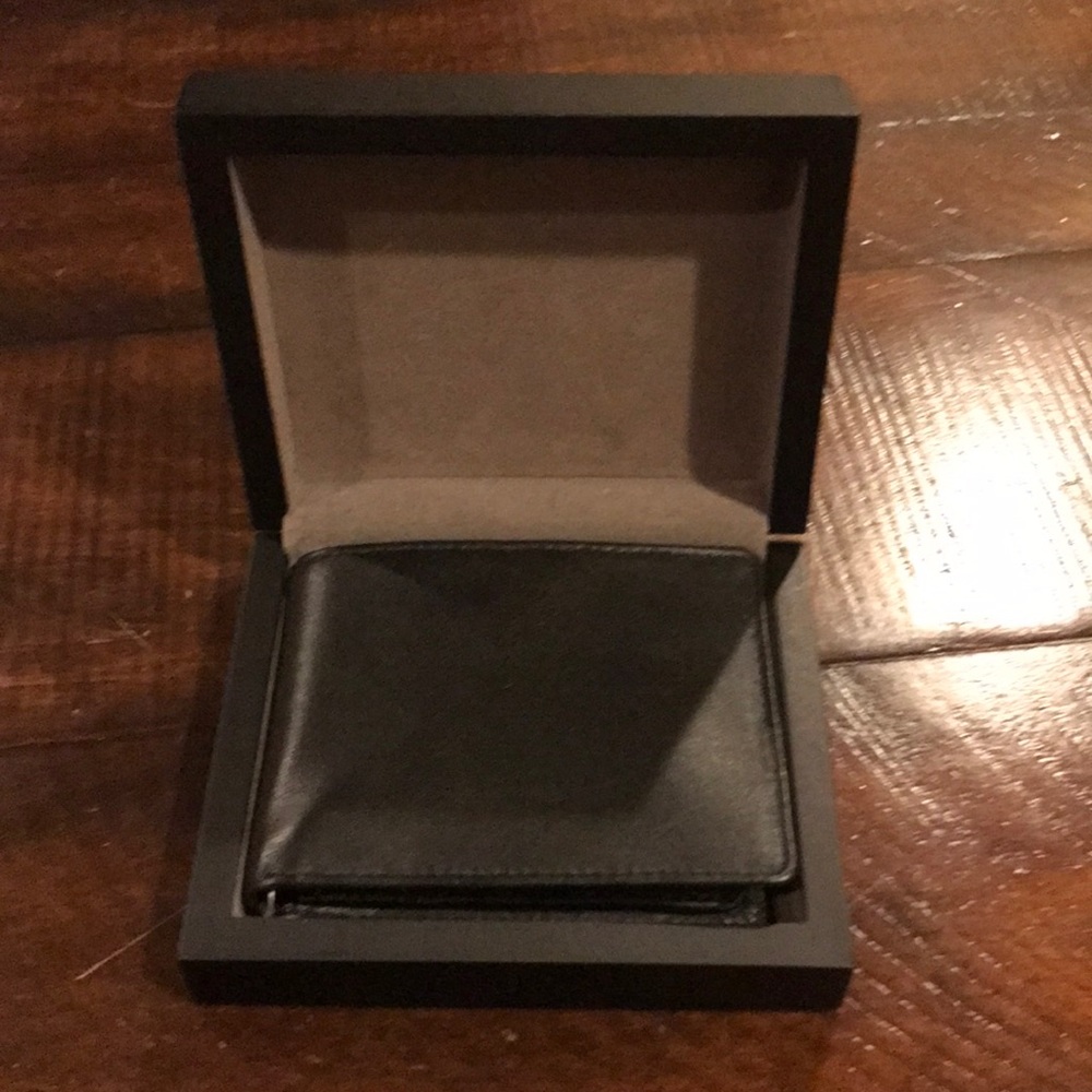 Geoffrey Beene wallet